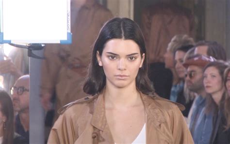 kendall nuda|Kendall Jenner Shares Steamy Topless Video and Poses in Lingerie